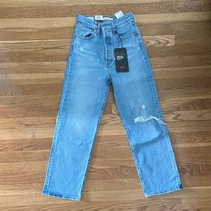 Levi's Premium
RIBCAGE STRAIGHT ANKLE JEANS